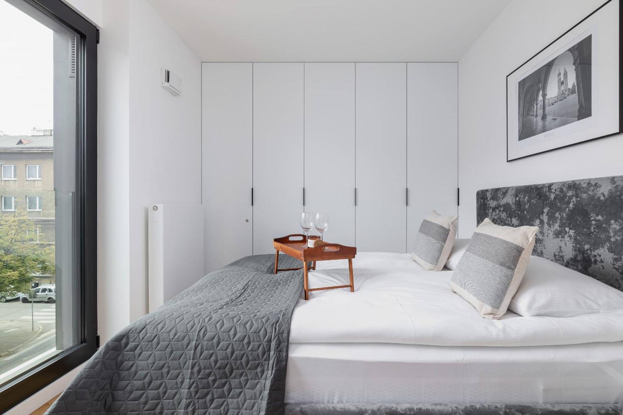 Lux Apartments Kosciuszki 39 With Parking By Renters Prestige Krakow Bagian luar foto